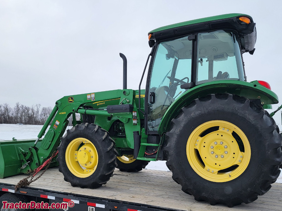 John Deere 5083E