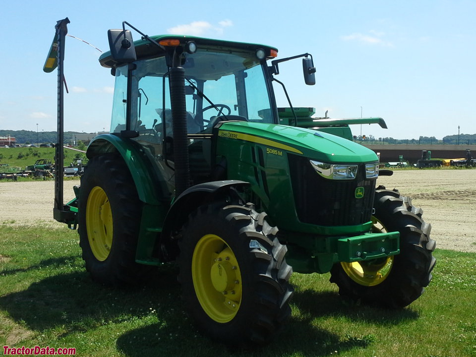 John Deere 5085M