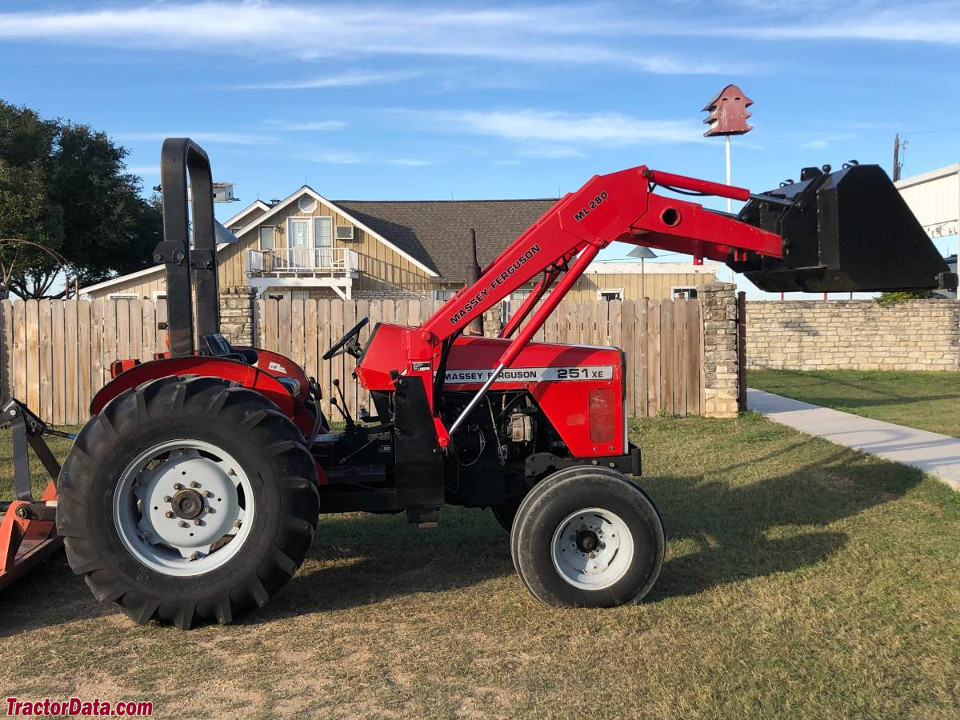 Massey Ferguson 251XE