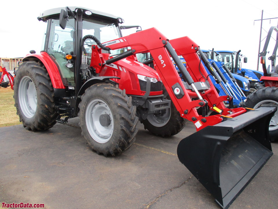 Massey Ferguson 5613