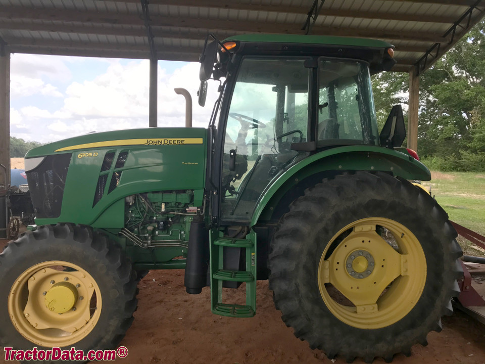 John Deere 6105D