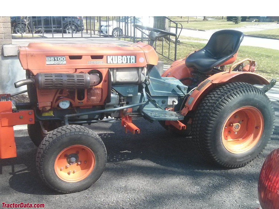 Kubota B6100HST