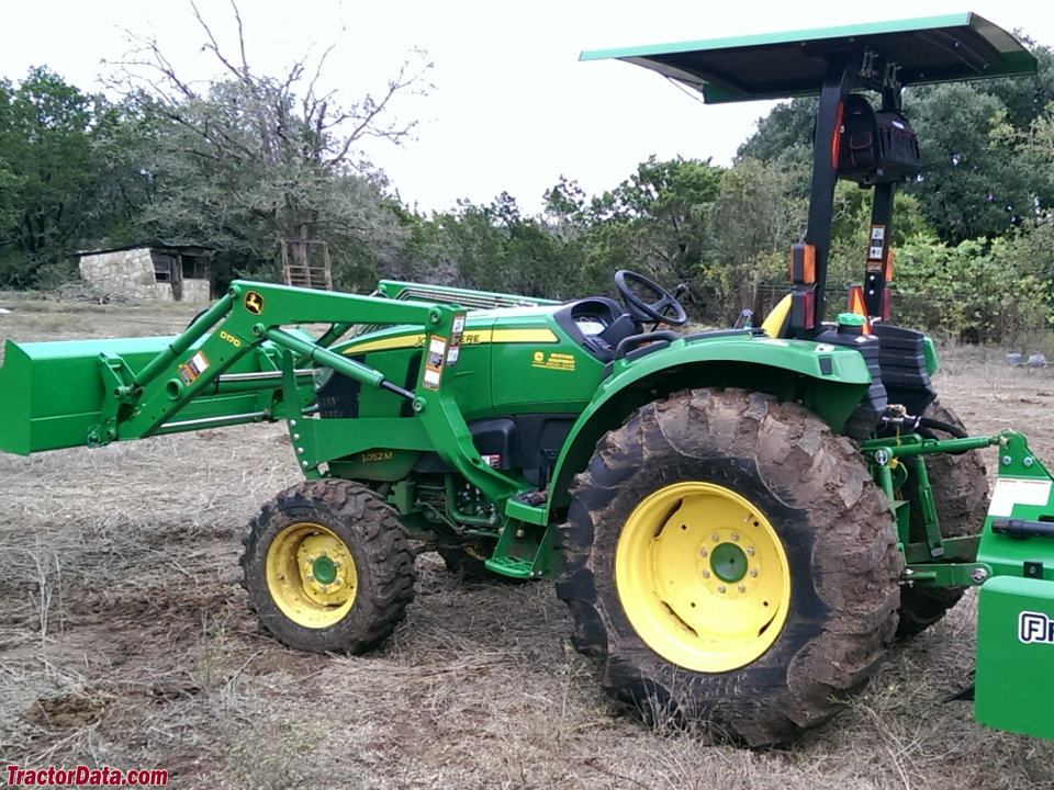 John Deere 4052M, left side.