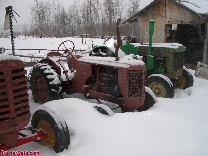 Massey-Harris 81 Standard