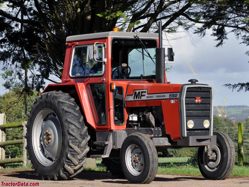 Massey Ferguson 592