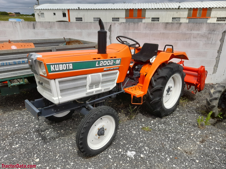 Kubota L2002