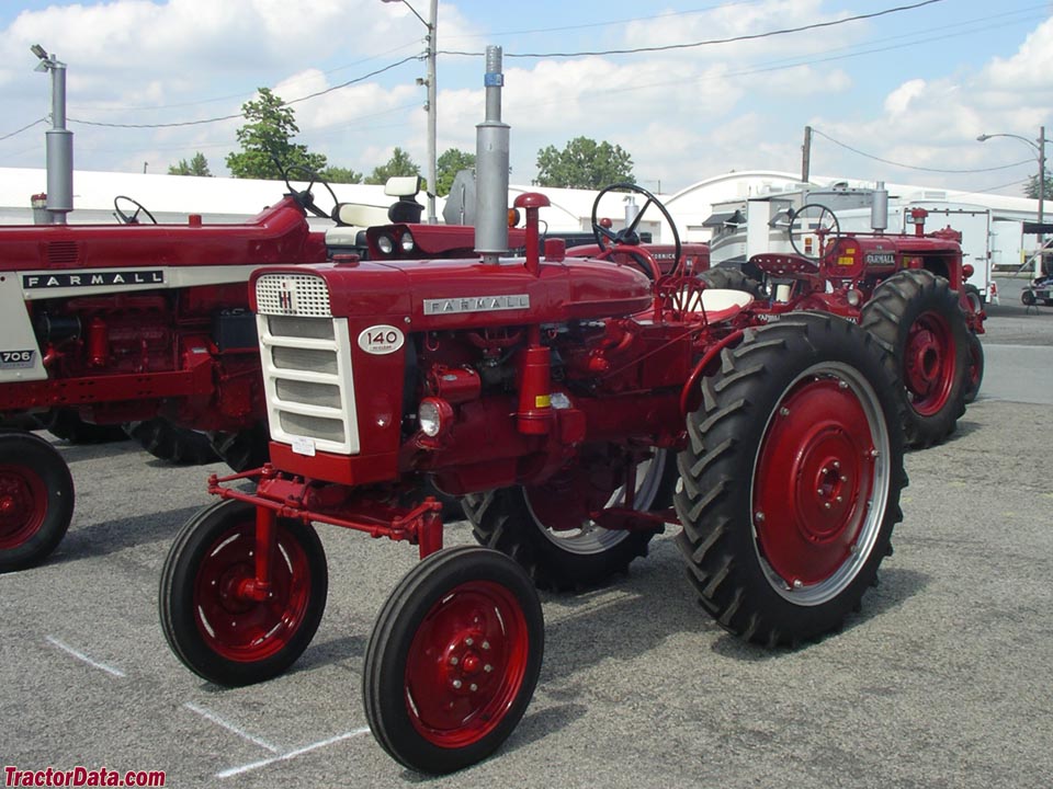 Early Farmall 140 Hi-Clear, left side.