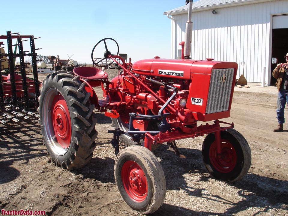 Late Farmall 140 Hi-Clear, right side.