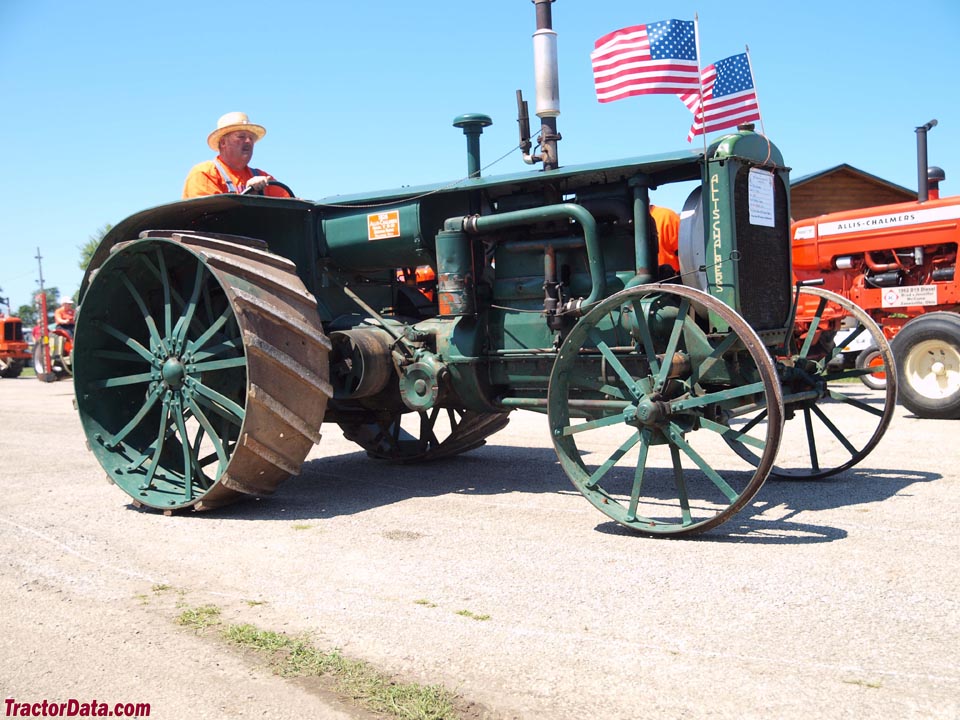 Allis-Chalmers E 18-30, right side.