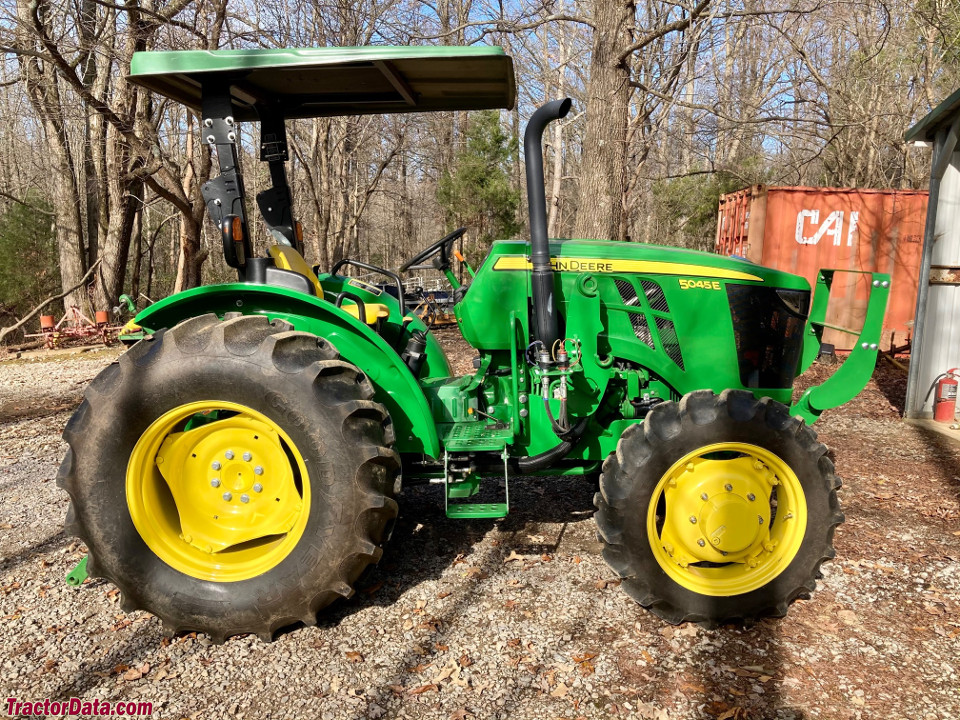 John Deere 5045E, right side.