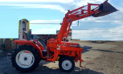 Kubota L1-235 tractor photo