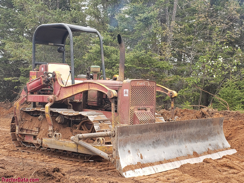 International TD-9 92 bulldozer.