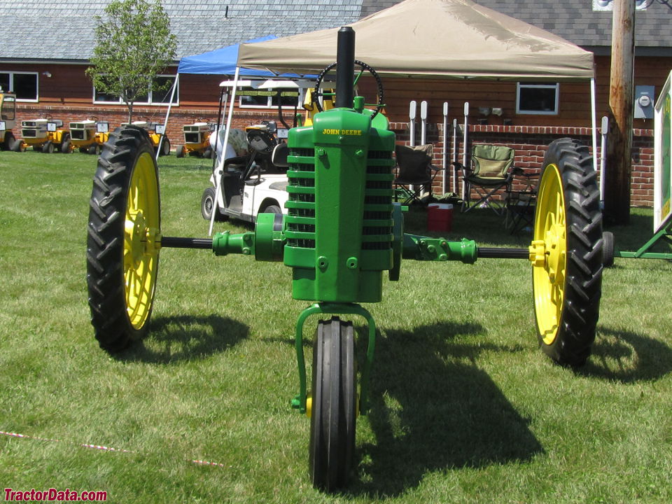 1940 John Deere model BNH.