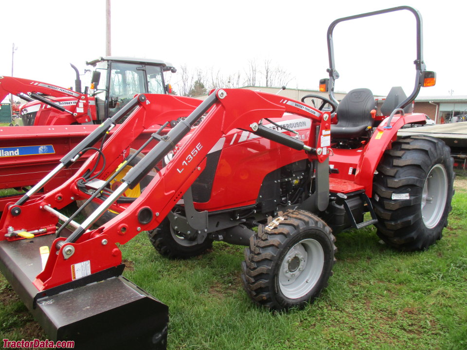 Massey Ferguson 2705E