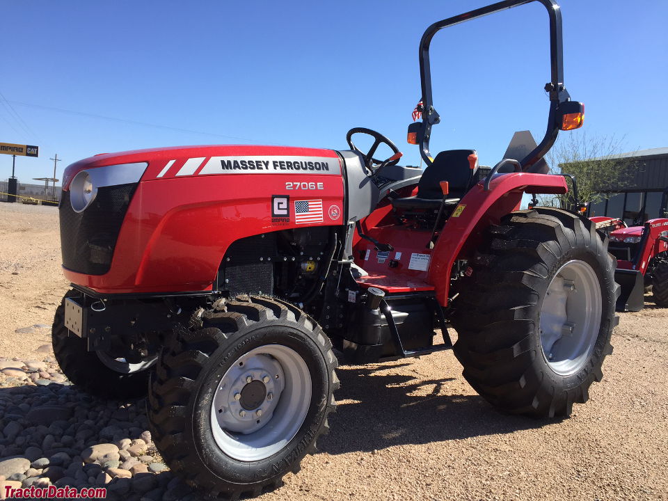 Massey Ferguson 2706E