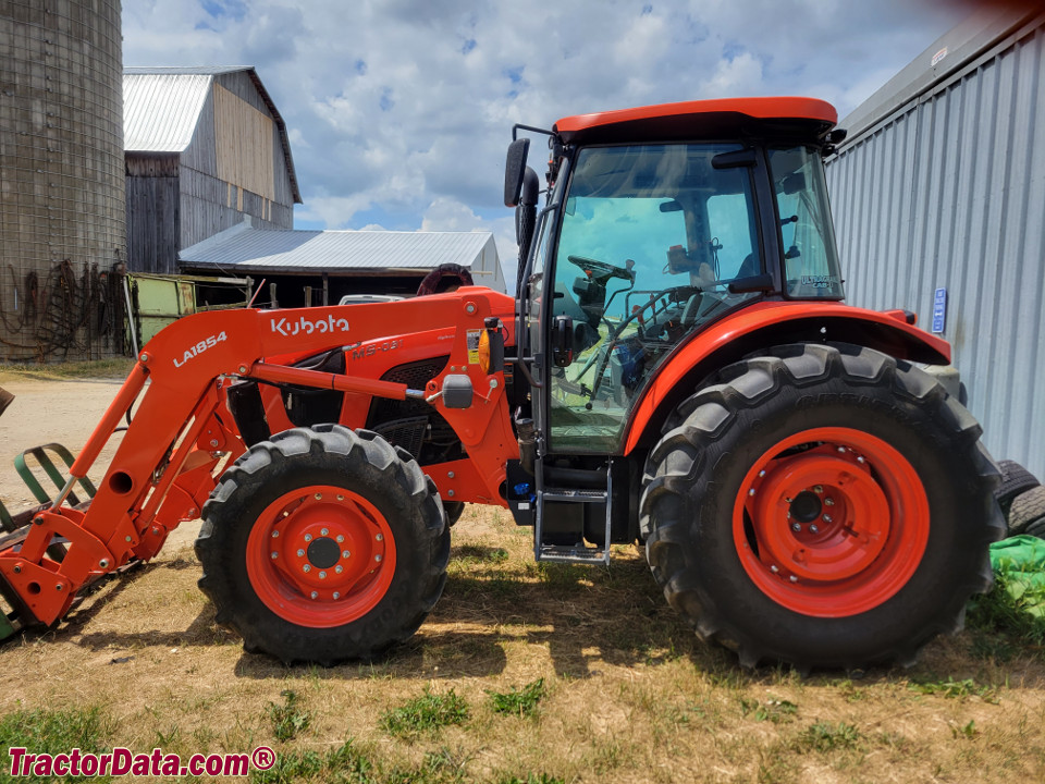 Kubota M5-091, left side.