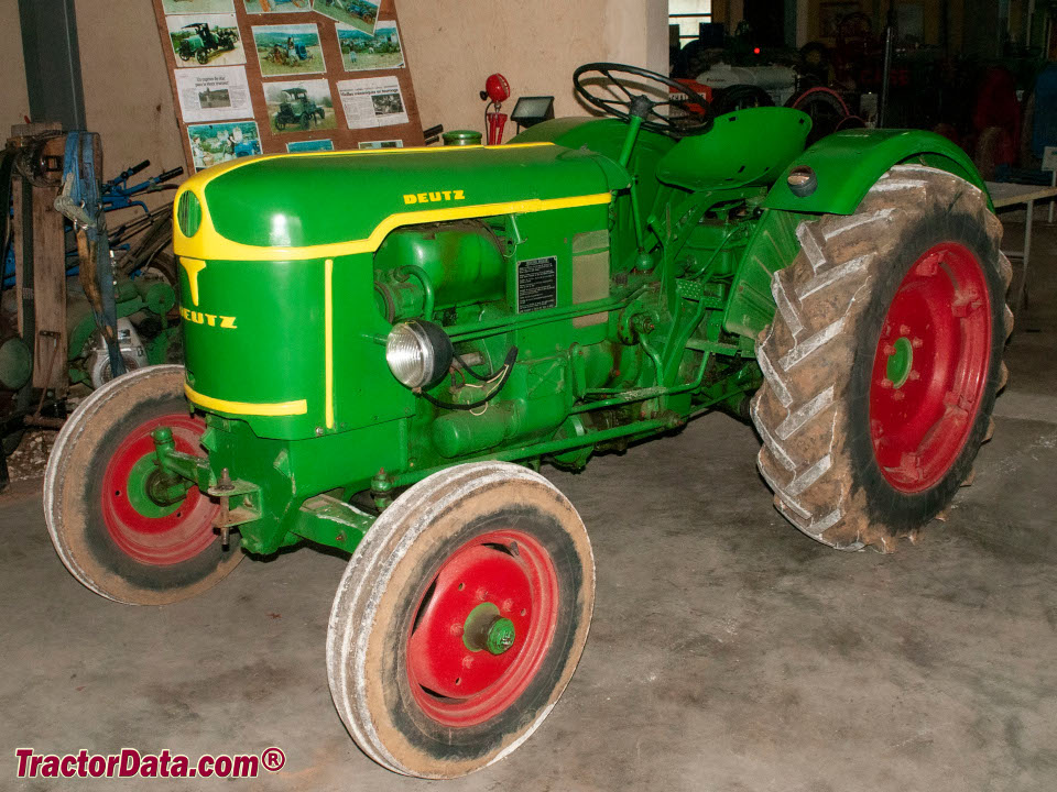 Deutz F2L 612 tractor.