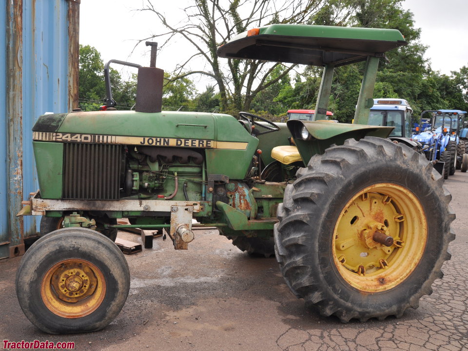 John Deere 2440