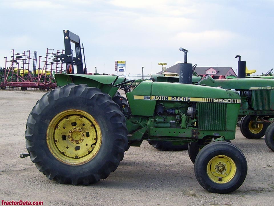 John Deere 2640