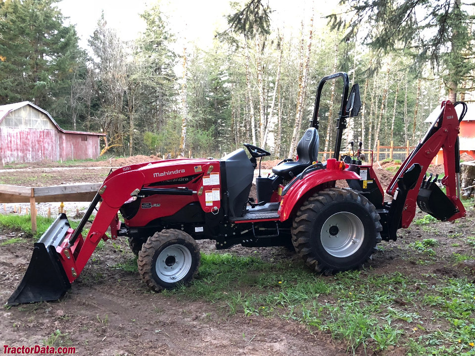 Mahindra 1533, left side.