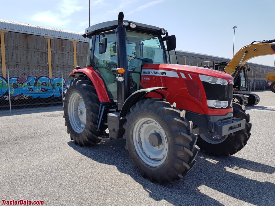 Massey Ferguson 6715S