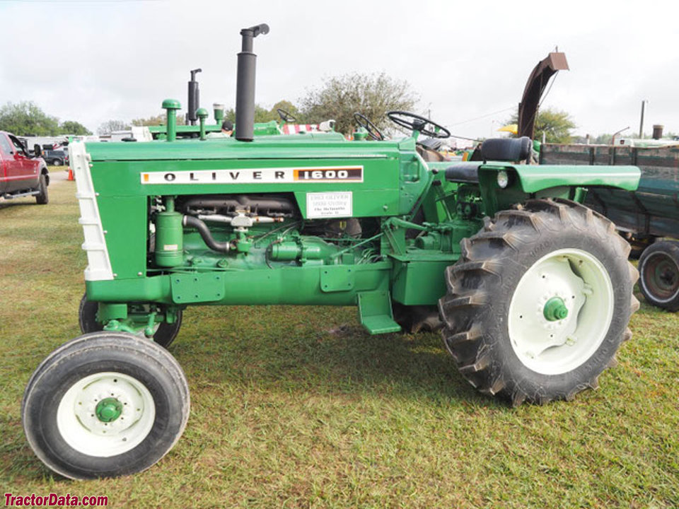 Oliver 1600 Utility.