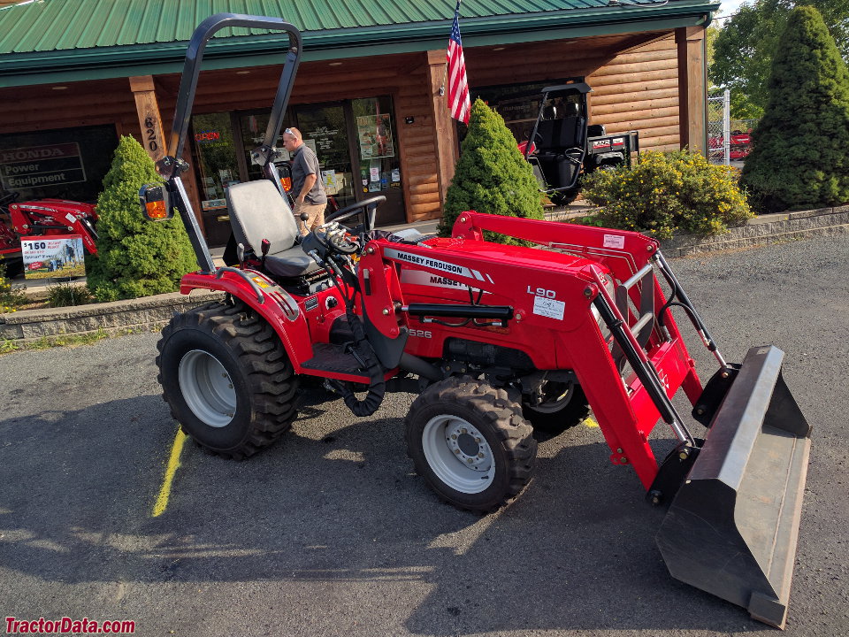 Massey Ferguson 1526 with L90 front-end loader, right side.