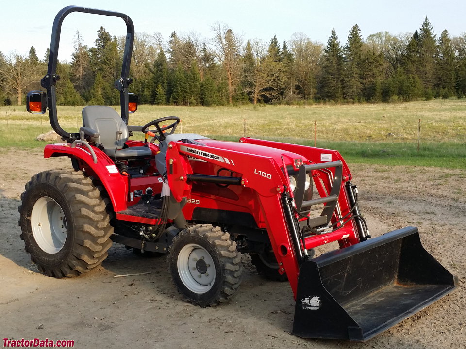 Massey Ferguson 1529