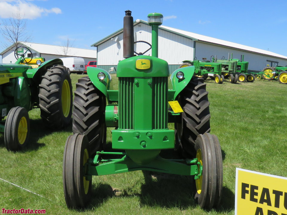 John Deere 630 Standard