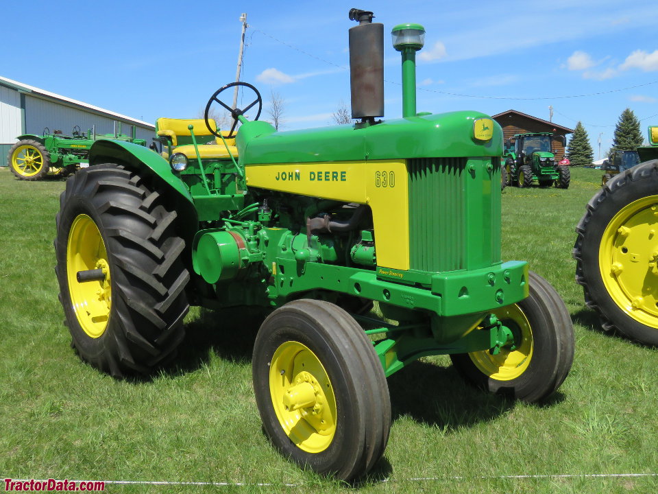 John Deere 630 Standard