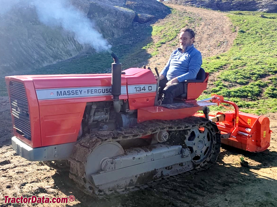 Massey Ferguson 134 C crawler.