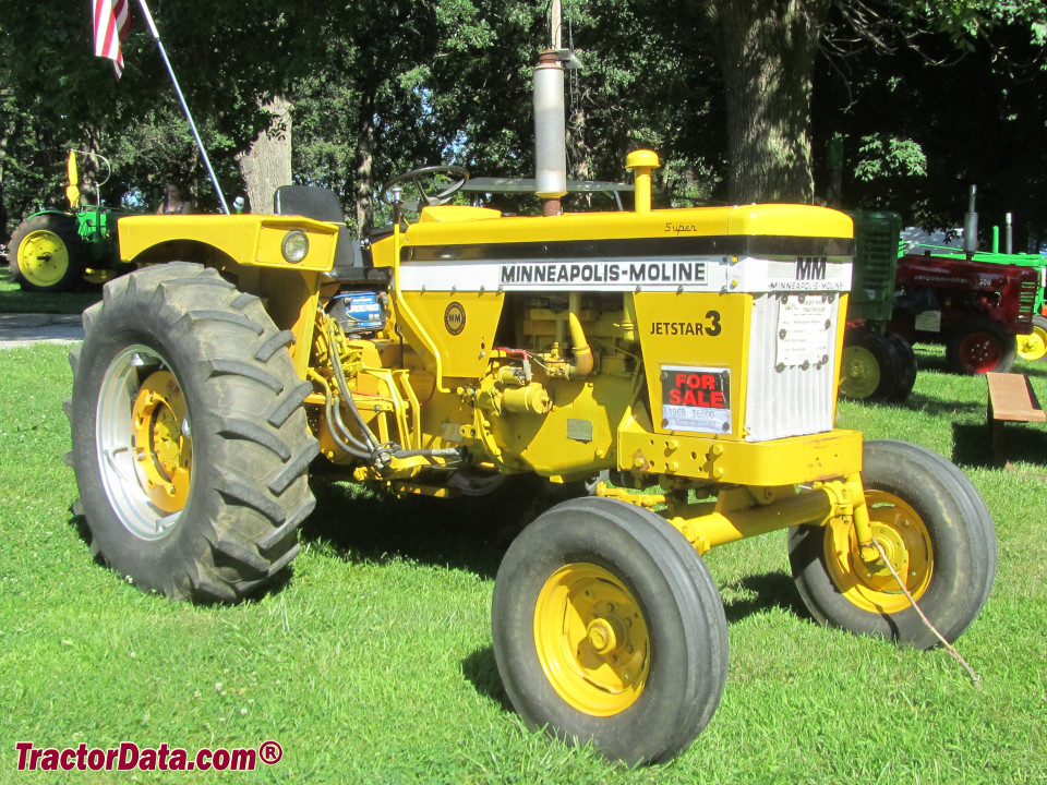 Late Minneapolis-Moline Jet Star 3 Super with yellow chassis.