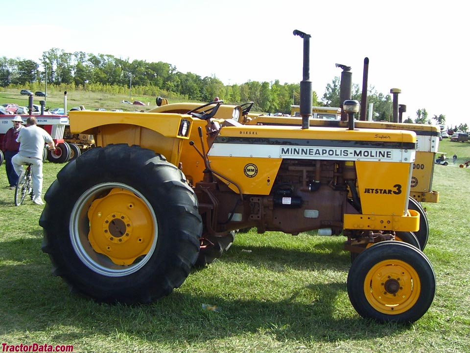 Early Minneaolis-Moline Jet Star 3 Super with dyna brown chassis.