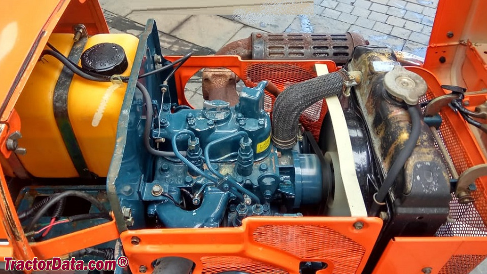 Kubota B-10 engine image