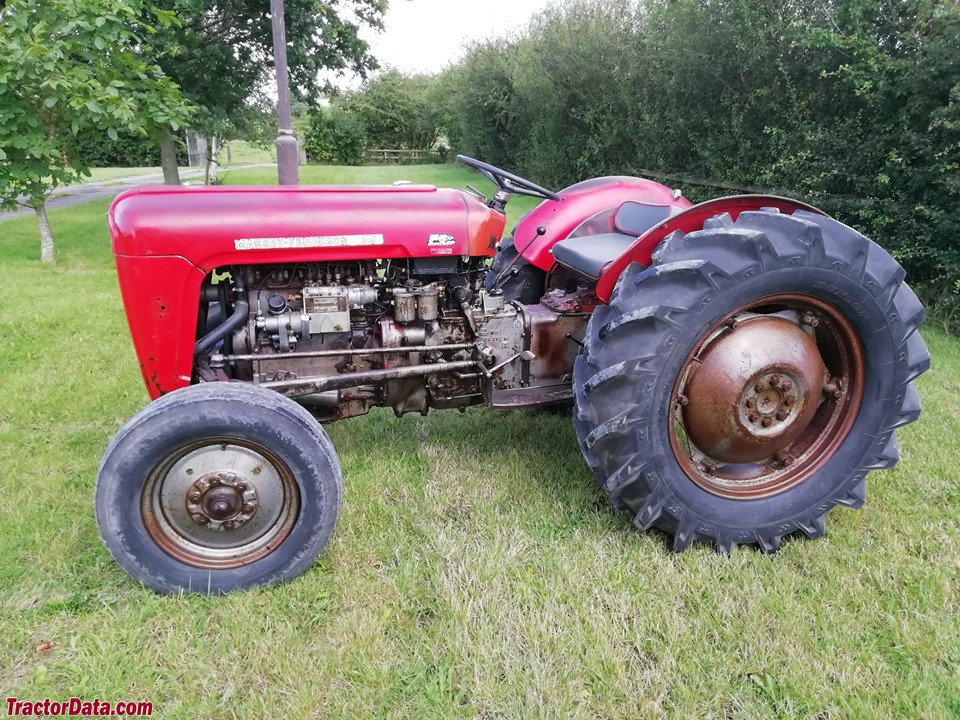 Massey Ferguson 835