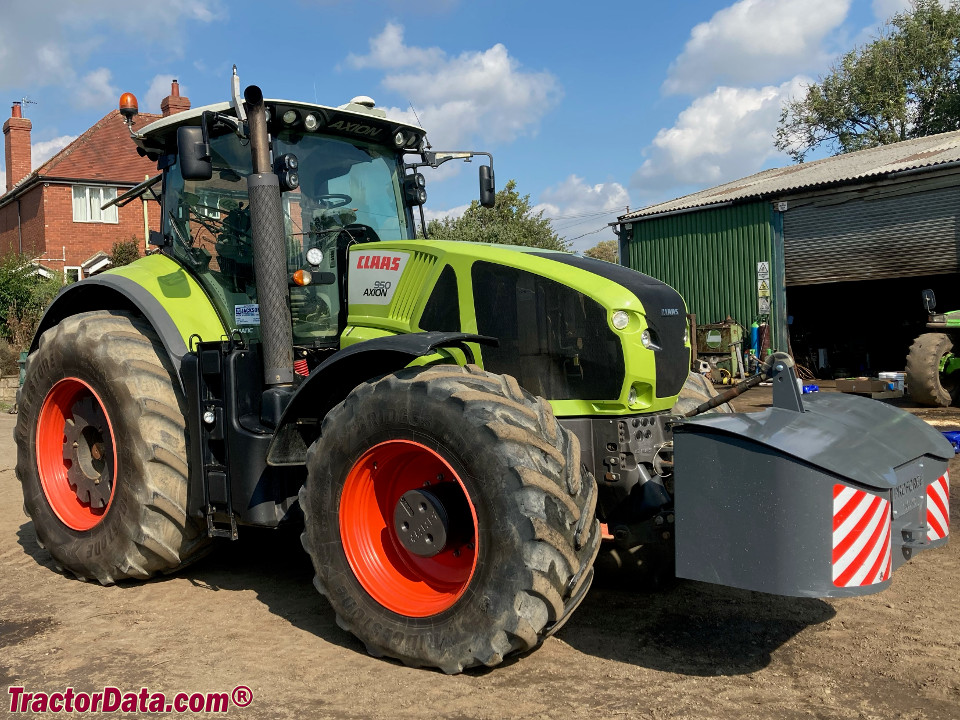 Claas Axion 950, right side.