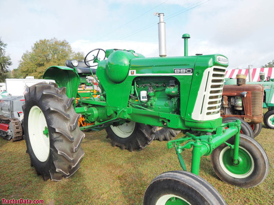 High-crop Oliver 880 with LP-gas engine.