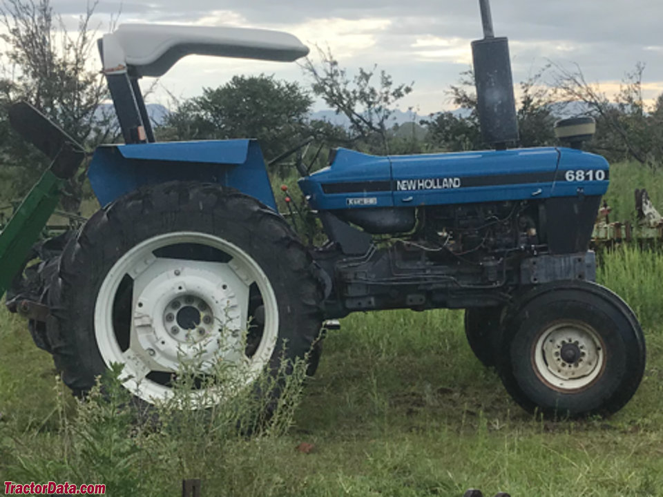 New Holland 6810S