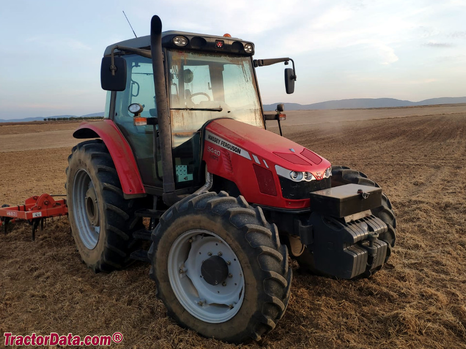 Massey Ferguson 5440