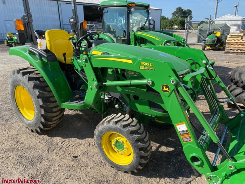 John Deere 3043D