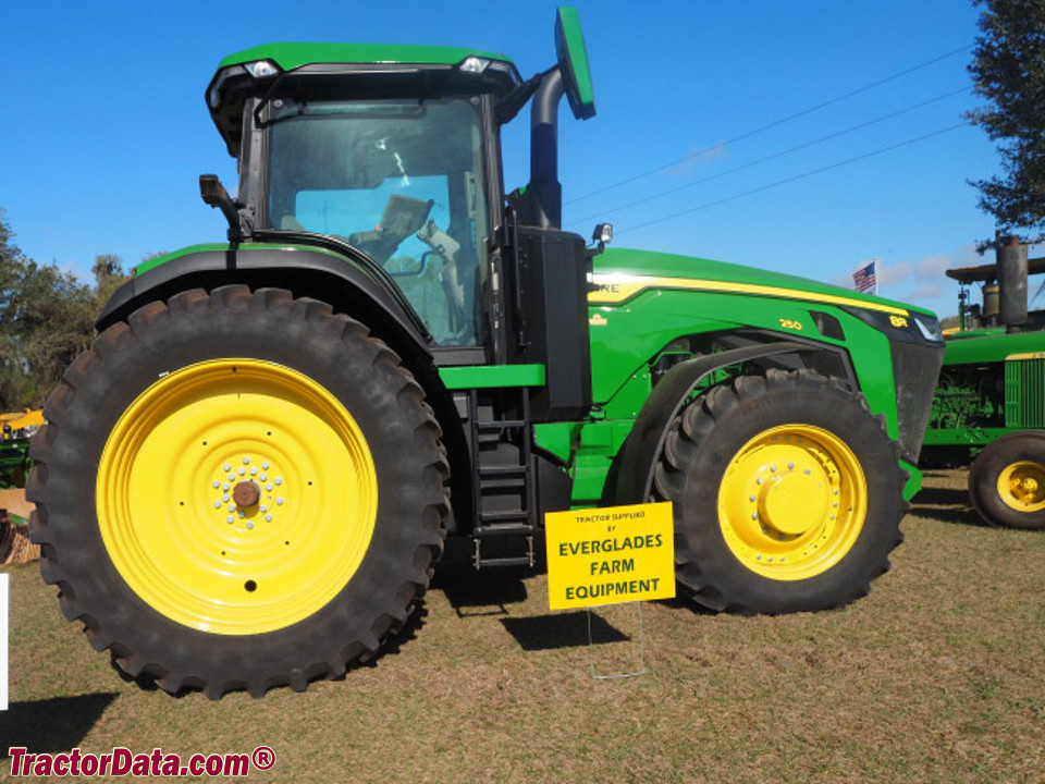 John Deere 8R 250