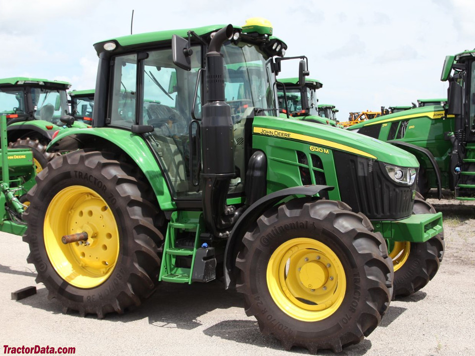 John Deere 6120M