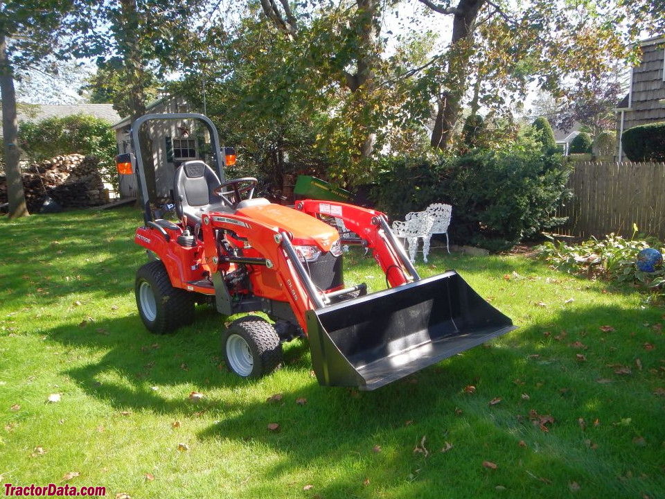 Massey Ferguson GC1723E