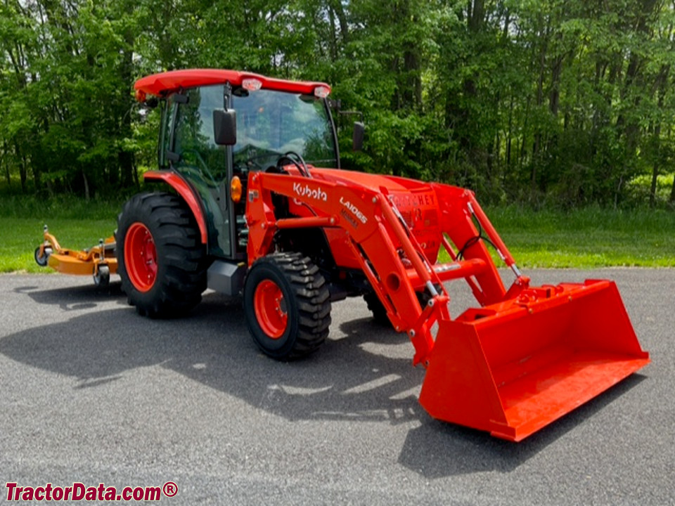 Kubota MX5400, right side.