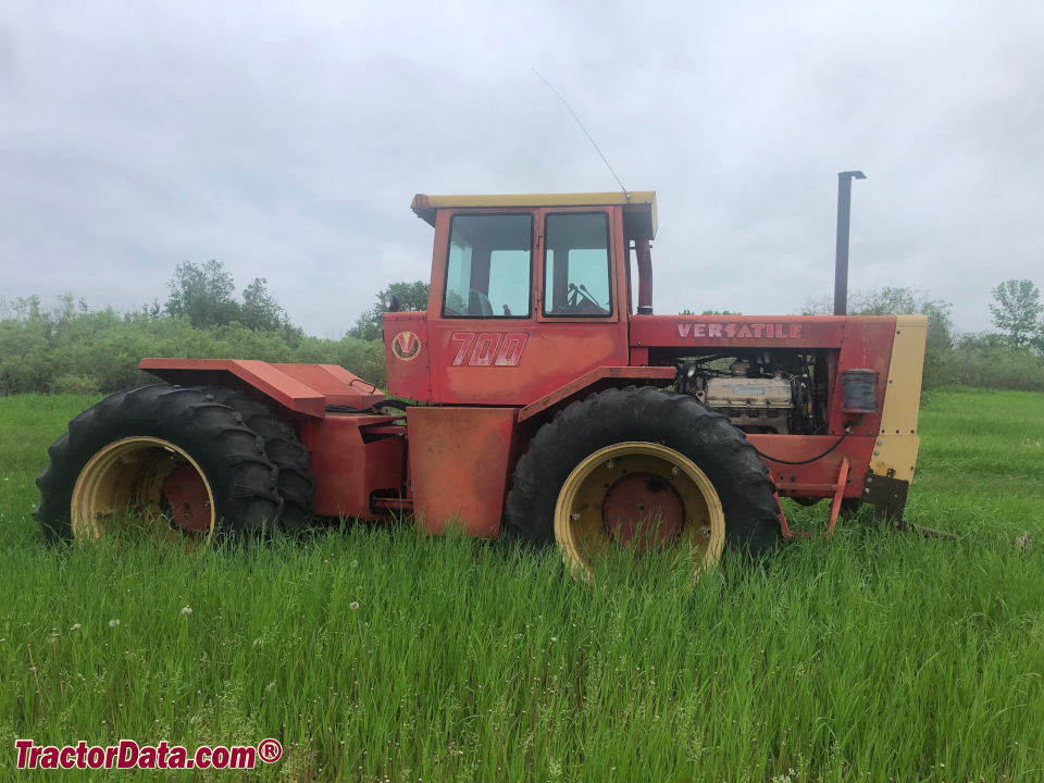 1977 Versatile 700 (Series II) four-wheel drive tractor.
