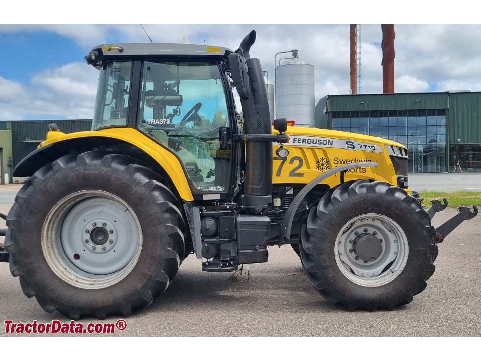 Massey Ferguson 7718S in service at the Gothenburg airport.