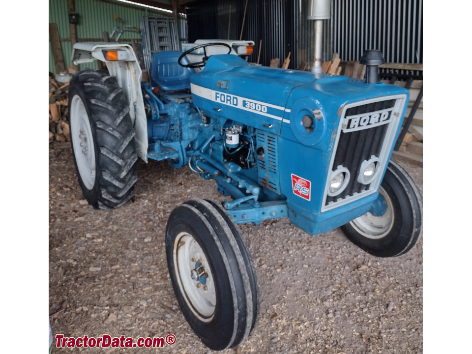 Ford 3900 utility tractor.