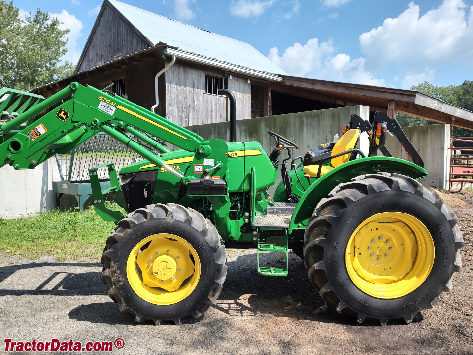 John Deere 5067E