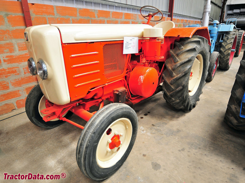 1961 SFV (Case) model 403 tractor.