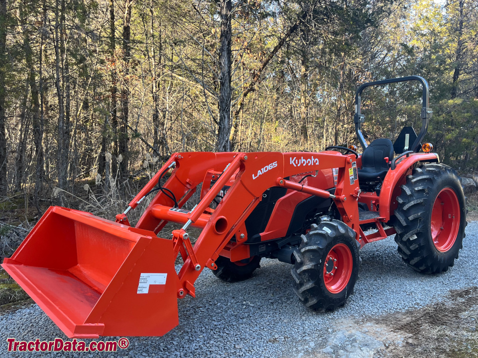Kubota MX4900 compact utility tractor with LA1065 front-end loader.